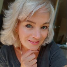 Katja  Reiche